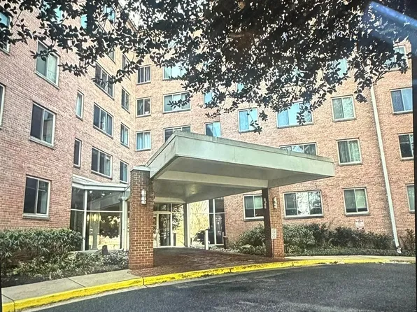 3000 Spout Run Pkwy APT B203, Arlington, VA 22201