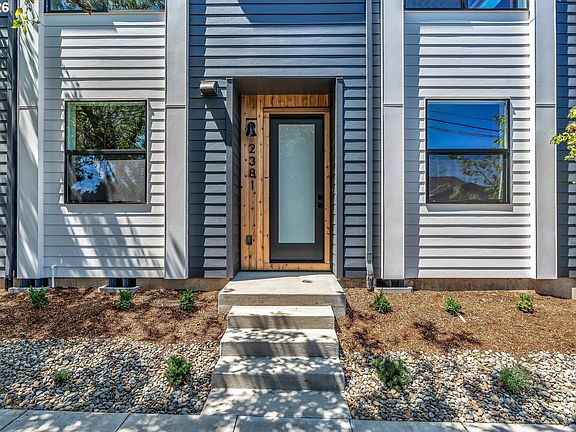 4th image of 2381 SE 45th Ave