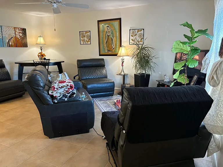 3417 SW Santa Barbara Pl #101 — Photo 5