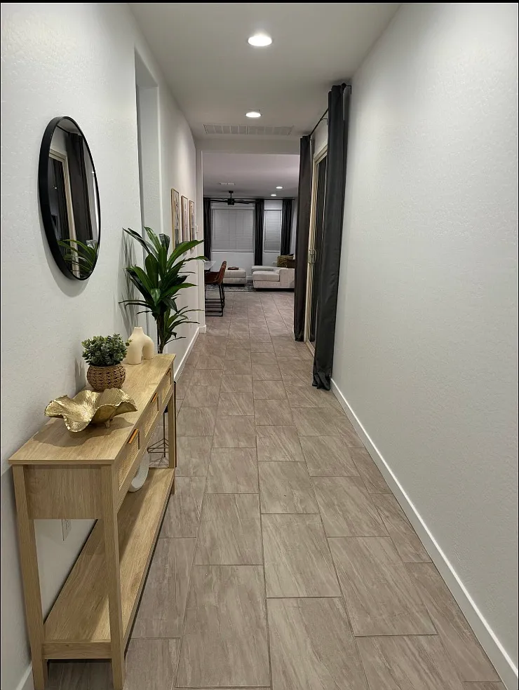 4 bed, 2259 sqft, $2,995 — Photo 3