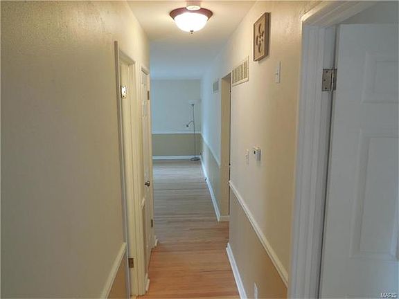 3rd image of 455 Versailles Dr