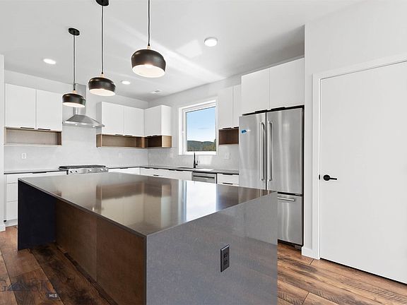 3rd image of 3065 S 31st Ave