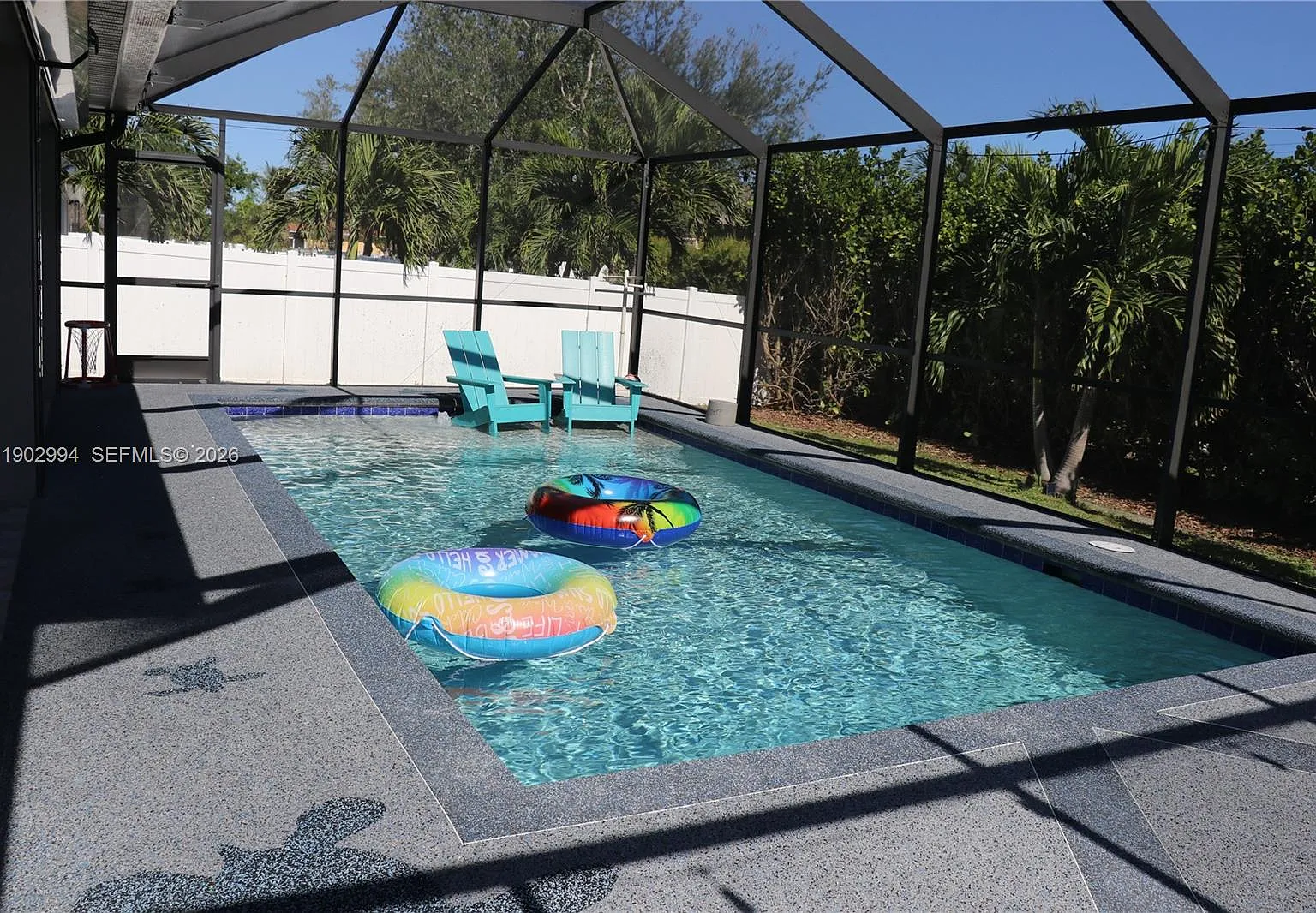 3 bed, 2.0 bath, 1677 sqft, $4,500 — Photo 1