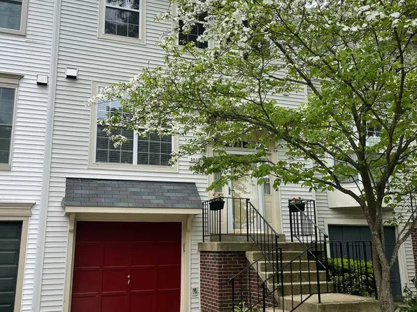 5833 Pin Oak Commons Ct, Burke, VA 22015