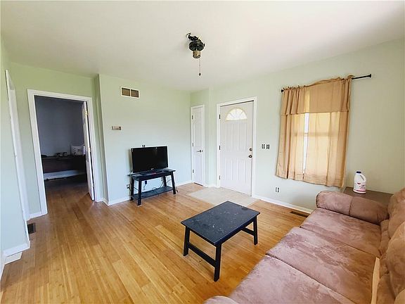 3rd image of 2306 Westminister Ln