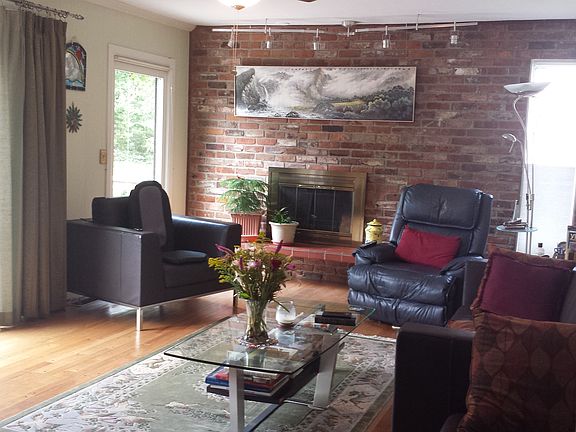 2nd living room, deck access