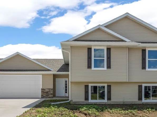 810 Indigo Dr, Palo, IA 52324