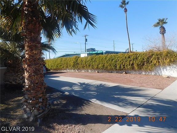 3rd image of 3216 Brady Ave