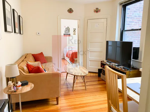 82 W Cedar St #6, Boston, MA 02114