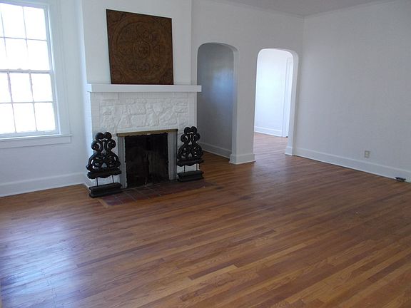 2nd image of 324 W Cooper Ave