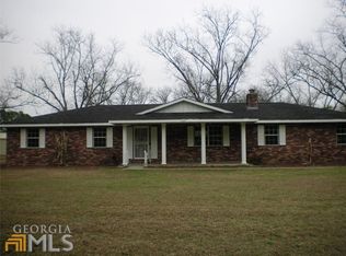 104 Rowland Ave, Glennville, GA 30427