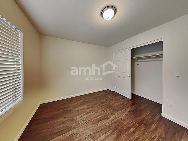 2107 E Catclaw St — Photo 13