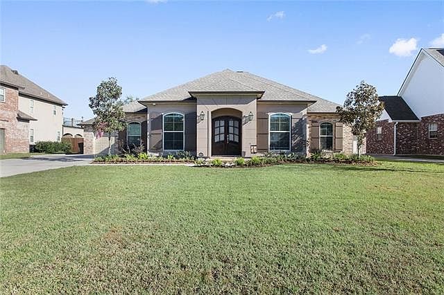 1st image of 205 Poinsettia Dr