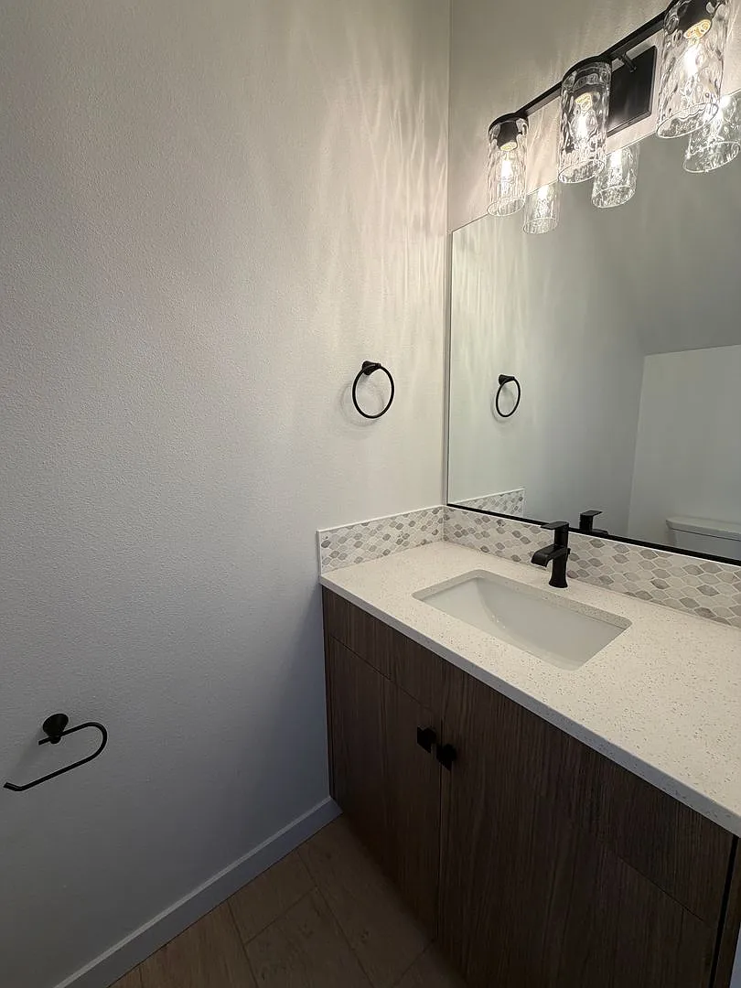 Reduced Rent! New Construction Condo Now $2,200/mo!! — Photo 2