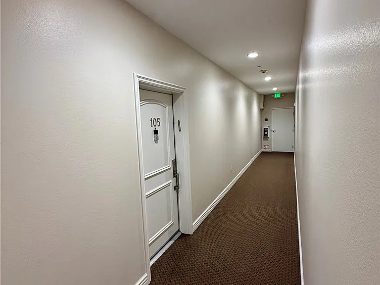 1410 N Curson Ave #105 — Photo 4