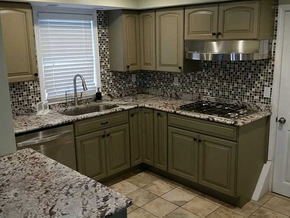 4th image of 18W514 14th St
