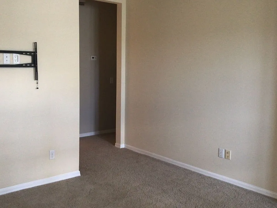 607 Wisteria Ct