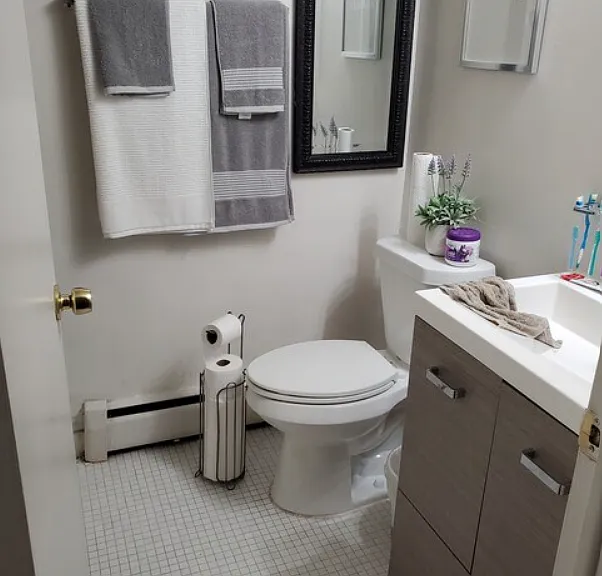 Dolson Arms Apartments — Photo 5