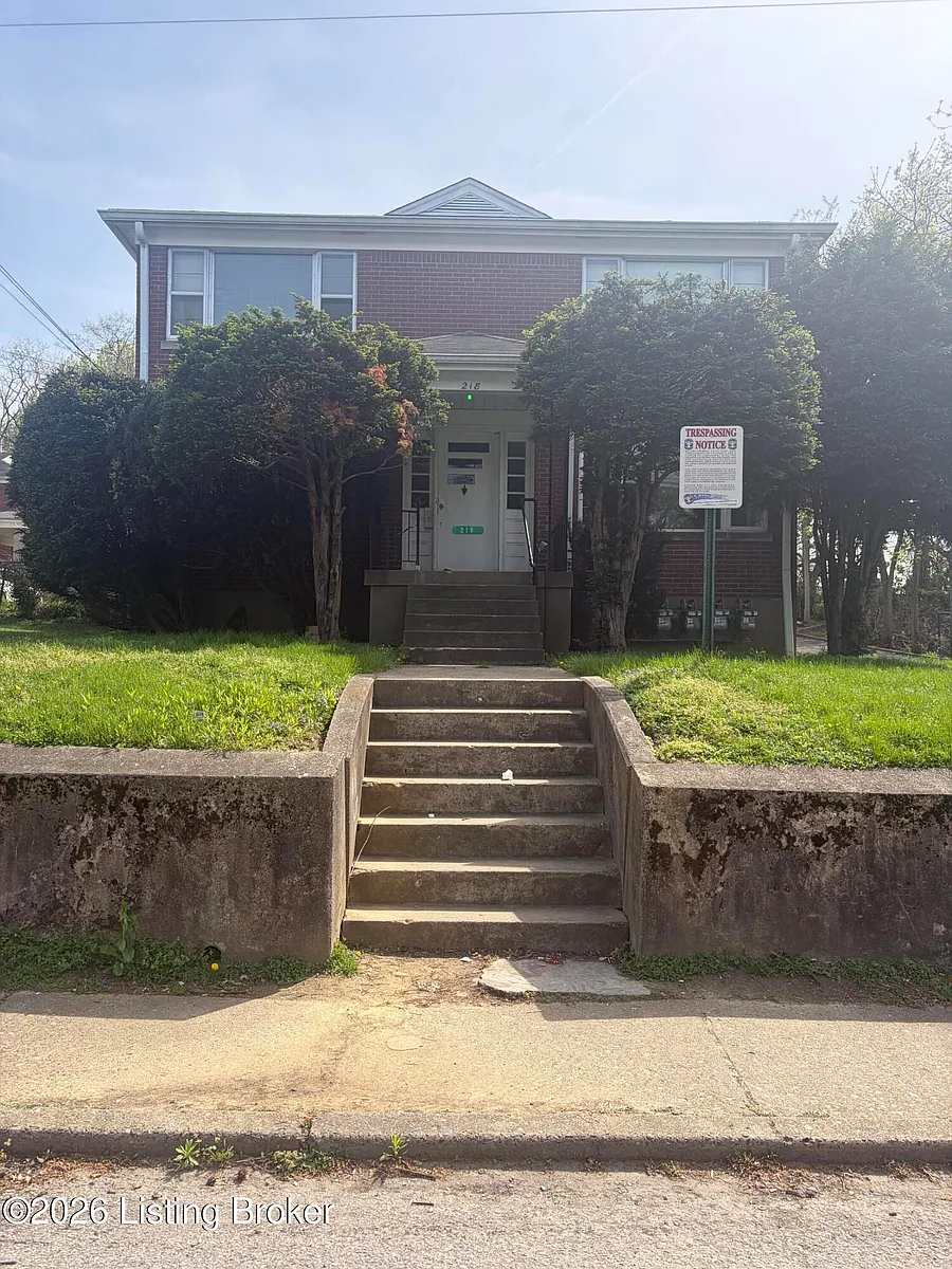 Building Photo - 218 W Florence Ave #2