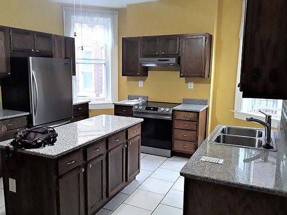 4th image of 2151-2153 Russell Blvd #2