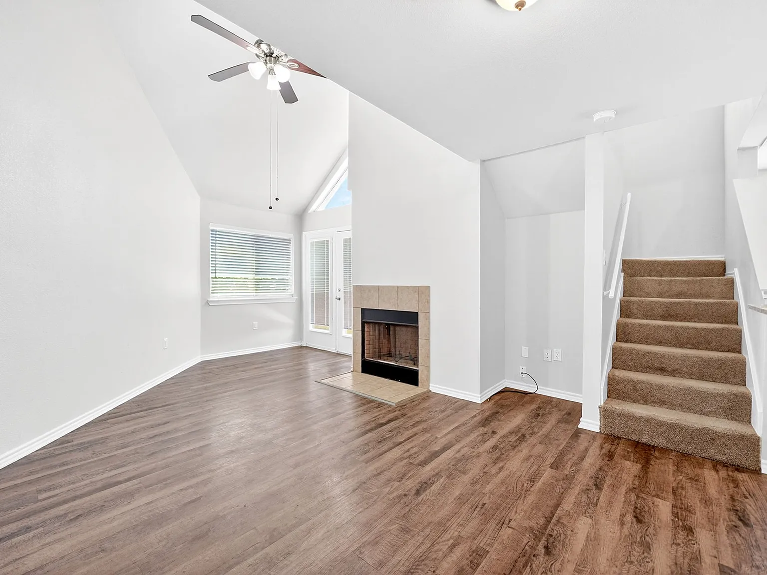 2 bed, 1031 sqft, $1,400 — Photo 1