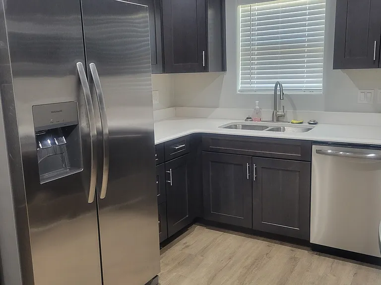 854 E Beverly Ave — Photo 3