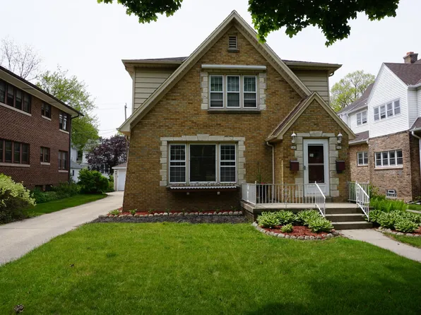 541 N 63rd St, Wauwatosa, WI 53213