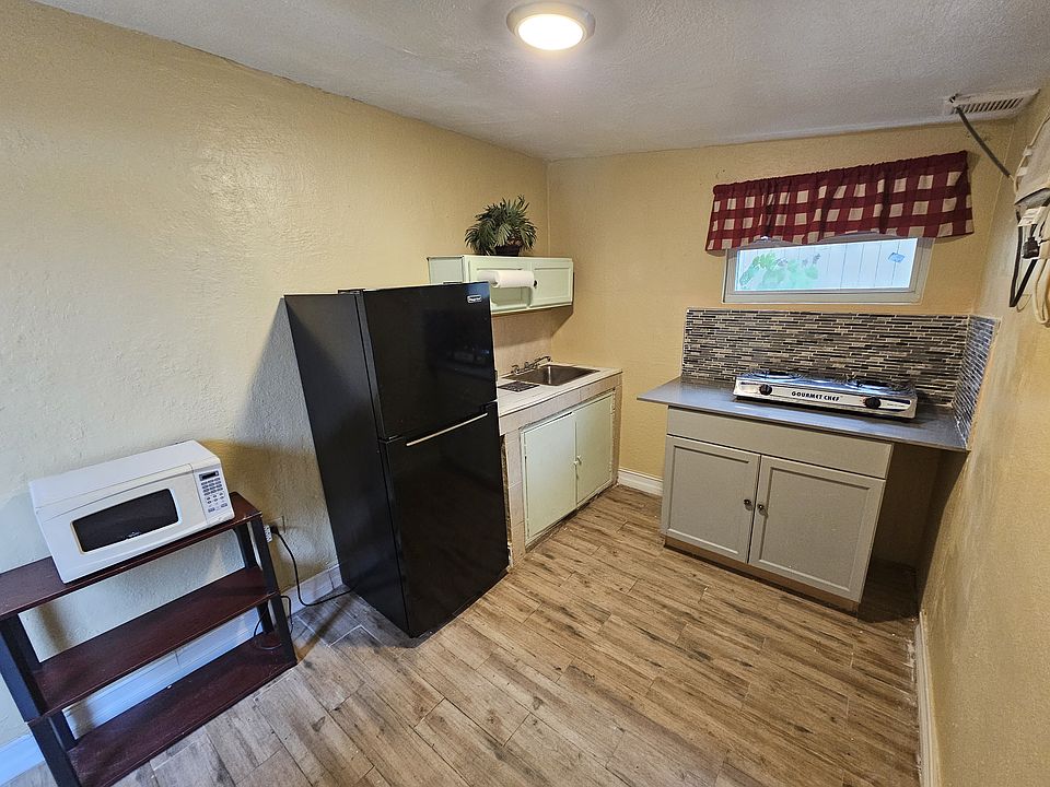 1st image of 1708 Deauville Dr #1