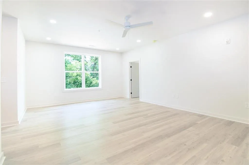 2 bed, 2.0 bath, 1250 sqft, $2,500 — Photo 1