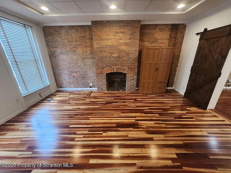 98 N Franklin St #1 — Photo 4