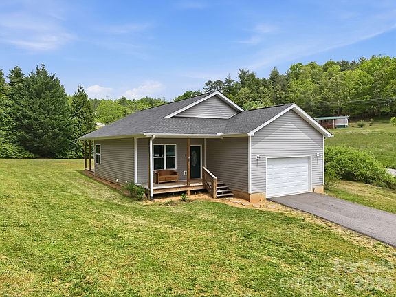 3rd image of 10 Scarlett Ridge Dr