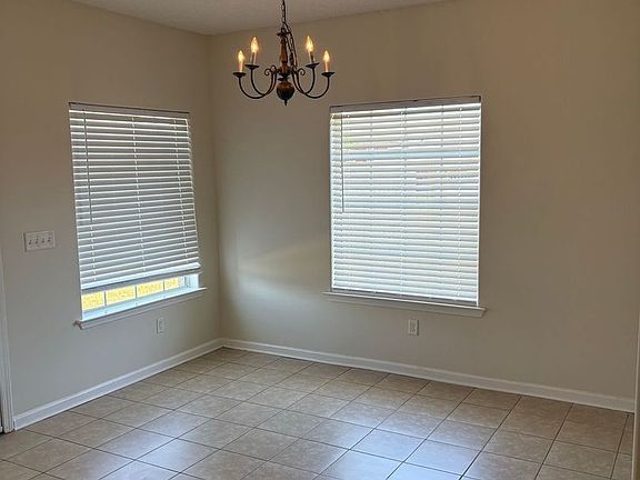 3rd image of 1057 Kentshire Cv