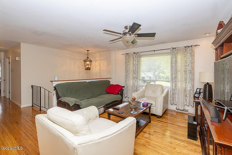 4th image of 22 Hialeah Drive