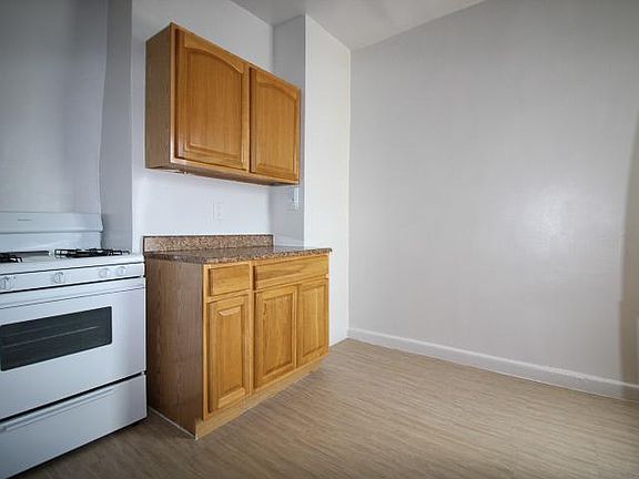 5th image of 2419 Davidson Ave #E1-01
