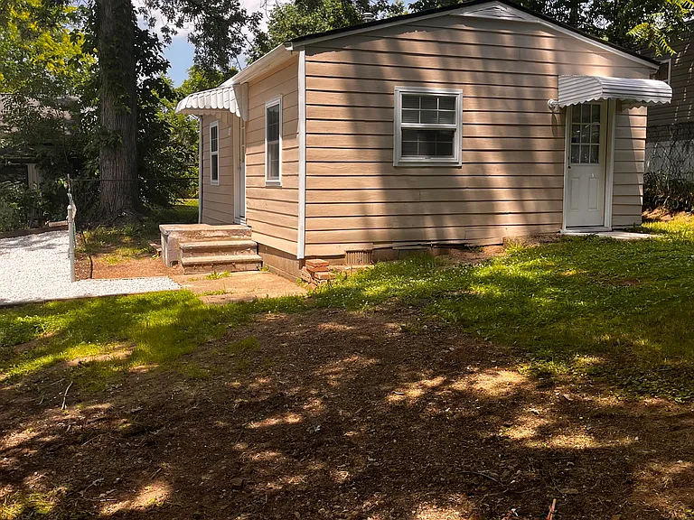 53 N Columbine Ave — Photo 2