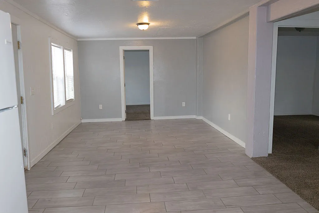 212 S Ave IB — Photo 2