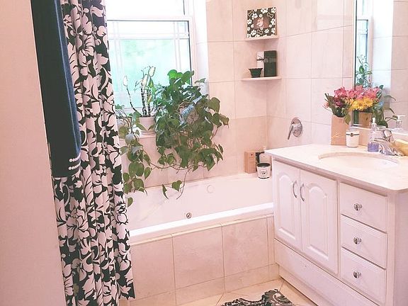 5th image of 7223 N Oakley Ave APT 1W
