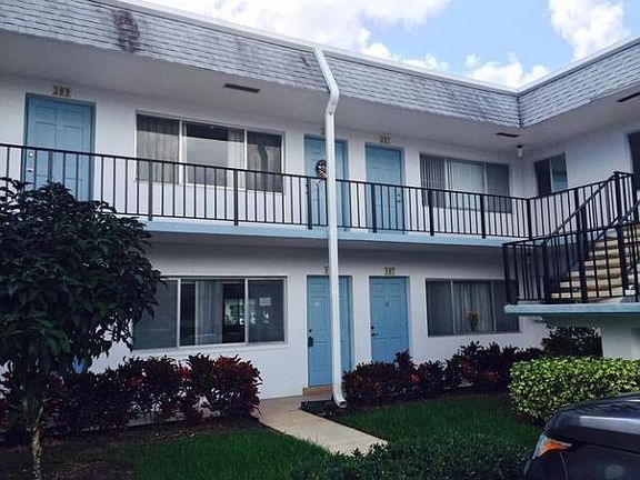 3rd image of 2880 Lake Osborne Dr APT 108
