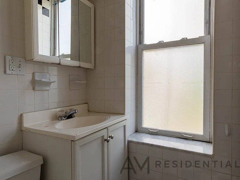 2665 Bedford Ave #32 — Photo 6