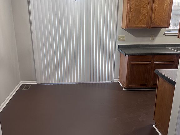 5th image of 3012 Padgett Rd