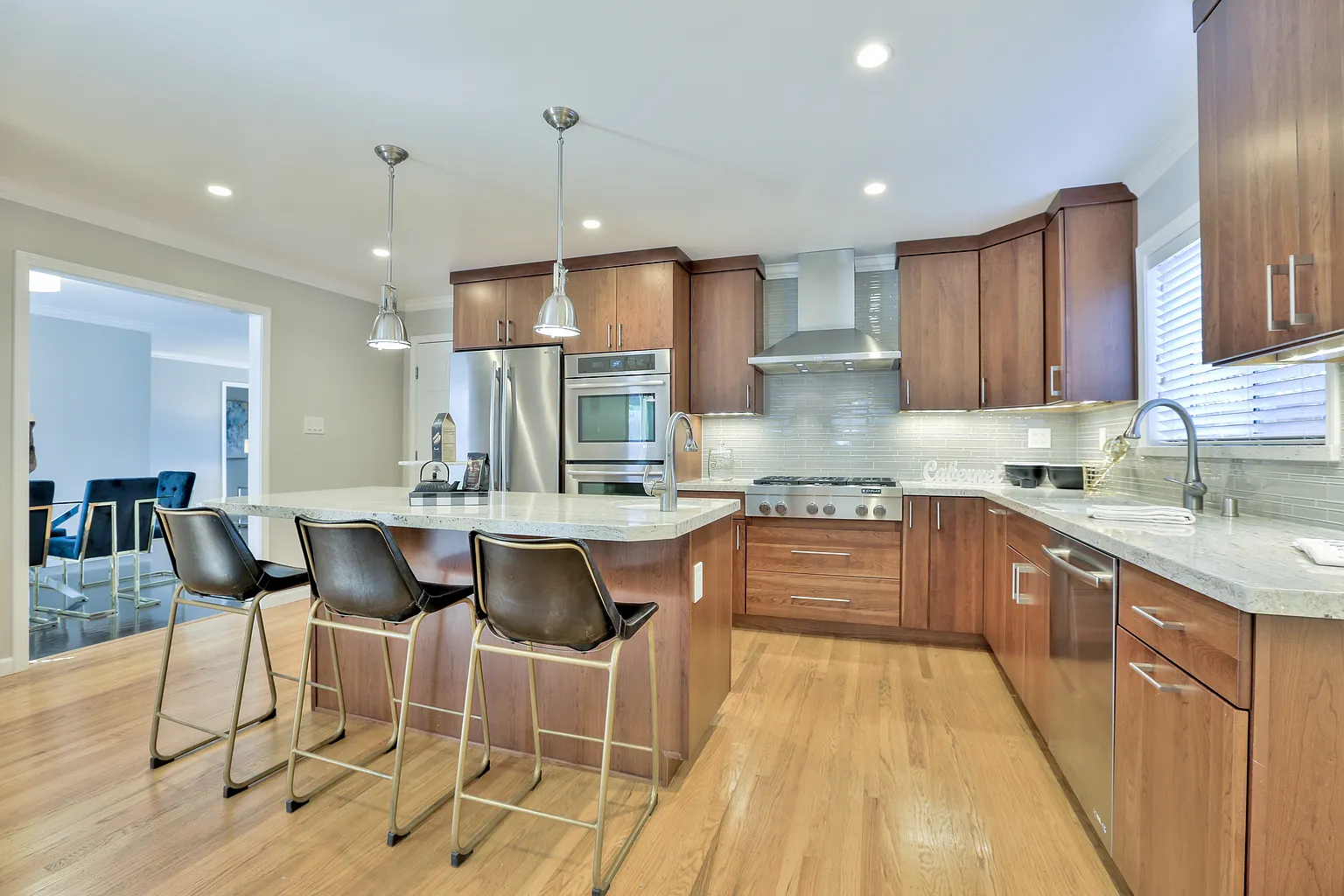 607 High View Ct photo 1