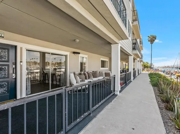 1202 N Pacific St, Oceanside, CA 92054