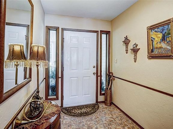 Foyer.