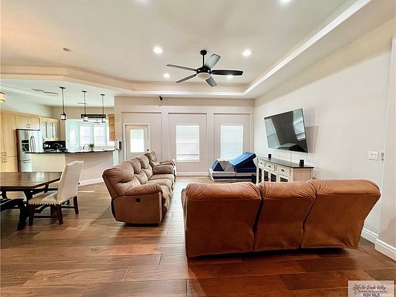 3rd image of 3530 Los Lagos Dr