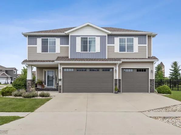 708 30th Ter E, West Fargo, ND 58078