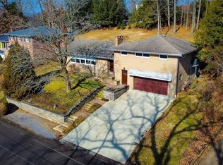 139 Greenhill Dr, Butler, PA 16001