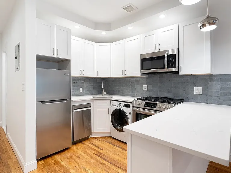 157 5th Ave #3R — Photo 3