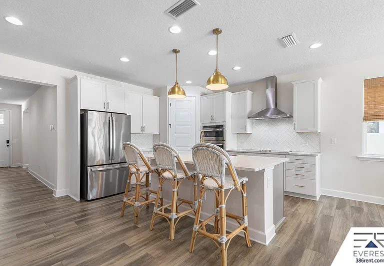 66 Los Lagos Blvd — Photo 3