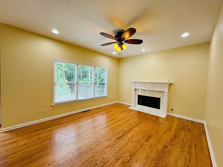 595 Oak Alley Way — Photo 8