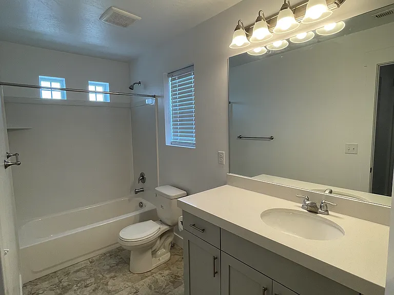 4772 E Silver Ridge Rd — Photo 7
